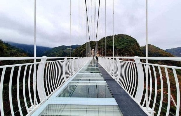 Bach Long glass-bottom bridge